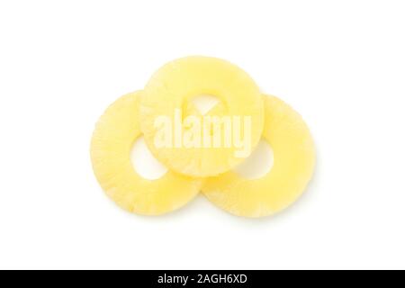 Anneaux d'Ananas isolé sur fond blanc, vue du dessus Banque D'Images