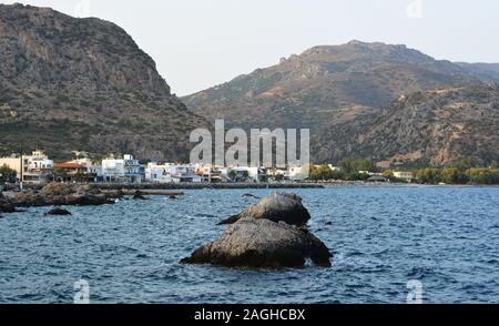 Le petit port de Paleochora, au sud de la Crète, Grèce Banque D'Images