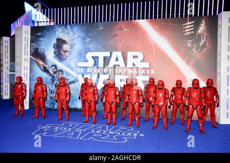Les gardes impériaux. Star Wars : La montée de Skywalker. Première européenne Cineworld, Leicester Square, London. UK Banque D'Images