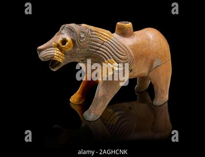 Terre cuite en forme de lion Hittite navire rituel - 16ème siècle BC - Hattusa ( Bogazkoy ) - Musée des civilisations anatoliennes, Ankara, Turquie . Contre b Banque D'Images