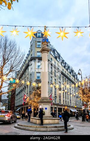 Les lumières de Noël de Seven Dials à Covent Garden, Londres, UK Banque D'Images