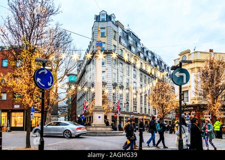 Les lumières de Noël de Seven Dials à Covent Garden, Londres, UK Banque D'Images