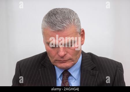 Magdeburg, Allemagne. Dec 19, 2019. Holger Stahlknecht, président de la CDU dans le Land de Saxe-Anhalt, parle aux représentants des médias lors d'une conférence de presse. Auparavant, le CDU et présidents de district les membres de l'état Conseil exécutif s'est réuni pour travailler à travers le cas de la CDU, membre du conseil exécutif du district R. Möritz en interne. Credit : Klaus-Dietmar Gabbert/dpa-Zenralbild/dpa/Alamy Live News Banque D'Images