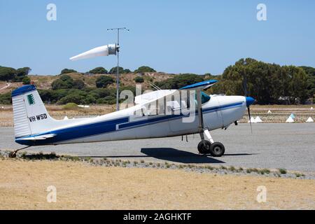 Parqué sur la piste d'avions légers, de l'île Rottnest, Fremantle, Australie occidentale, Australie Banque D'Images