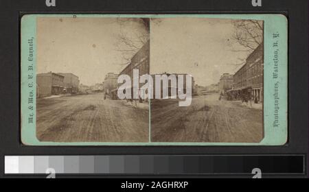 À l'ouest, rue Main, Waterloo, NY un paysage urbain vue présentant les bâtiments à flanc de colline et de rails de chemin de fer en premier plan a une vue d'un store intérieur le verso. Robert Dennis Collection de vues stéréoscopiques. Titre conçu par cataloger. Une vue sur le Centre de New York y compris Cayuga, Madison, Onondaga, Oneida, Oswego, Sénèque l'Ontario et les comtés de Yates et les villes d'Auburn, Canandaigua, Genève, Manlins, New Haven, Oswego, Ovide, Penn Yan, Seneca Falls, Skaneateles, Waterville, Waterloo et y compris les vallons, lacs, cascades, et les ponts de chemin de fer, y compris les ponts sur le S.G. & C. Railroad, un Banque D'Images