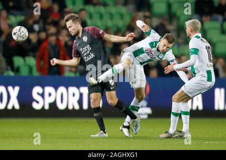 GRONINGEN, 19-12-2019, Hitachi Capital Mobility Stadium néerlandaise de football KNVB CUP 2019-2020 Saison TOTO. Groningen - Utrecht. Sander van de Streek d'Utrecht, Mike te Wierik du FC Groningen, Ramon Lundqvist du FC Groningen Banque D'Images