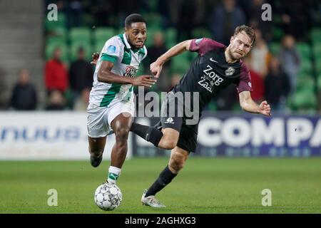 GRONINGEN, 19-12-2019, Hitachi Capital Mobility Stadium néerlandaise de football KNVB CUP 2019-2020 Saison TOTO. Groningen - Utrecht. Deyovaisio Zeefuik du FC Groningen, Sander van de Streek d'Utrecht Banque D'Images
