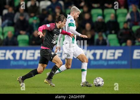 GRONINGEN, 19-12-2019, Hitachi Capital Mobility Stadium néerlandaise de football KNVB CUP 2019-2020 Saison TOTO. Groningen - Utrecht. Ramon Lundqvist du FC Groningen, Joris van Overeem d'Utrecht Banque D'Images