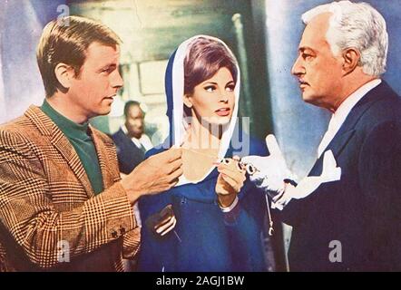 Le PLUS GRAND ENSEMBLE D'EUX TOUS LES 1968 MGM film avec de gauche à droite : Robert Wagner, Raquel Welch, Vittorio De Sica Banque D'Images