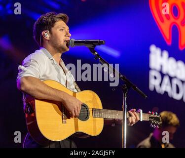 Décembre 18, 2019, Chicago, Illinois, États-Unis : NIALL HORAN effectue sur scène, au cours de KISS FM 103.5's Jingle Ball 2019 au Allstate Arena à Rosemont, Illinois (Image Crédit : © Daniel DeSlover/Zuma sur le fil) Banque D'Images