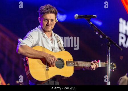 Décembre 18, 2019, Chicago, Illinois, États-Unis : NIALL HORAN effectue sur scène, au cours de KISS FM 103.5's Jingle Ball 2019 au Allstate Arena à Rosemont, Illinois (Image Crédit : © Daniel DeSlover/Zuma sur le fil) Banque D'Images