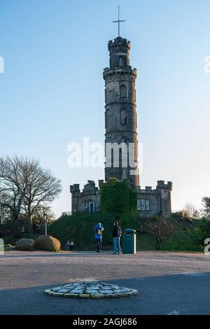 Message du monument de Skies Nelson, Calton Hill - la projection sera vue du nord, au rayon de braquage, ainsi sur le côté nord Banque D'Images