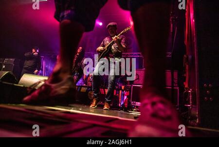 Happy Mondays effectuer à l'O2 Academy de Bournemouth. Crédit : Charlie Raven/Alamy Banque D'Images