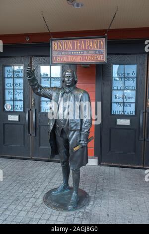 Samuel Adams Boston Statue en dehors de la Boston Tea Museum Banque D'Images