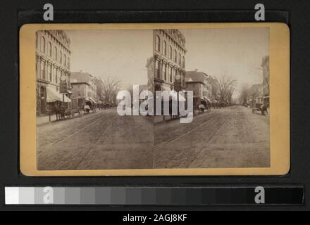 Rue principale de Fairfield Avenue, regardant vers le bas comprend vues par Edward C. Betts, David Wilson et d'autres photographes et éditeurs. Robert Dennis Collection de vues stéréoscopiques. Titre conçu par cataloger. Vues de Bridgeport, Connecticut ; général et comprend une vue sur la rue ; les points de vue des ponts sur une rivière ou inlet ; bateaux dans le port ; les églises ; l'accueil de P.T. Barnum, y compris les motifs, statuaire, et porte cochère ; Washington Square et Côté mer, un monument ; un belvédère à l'extrémité d'une jetée, un hôtel à la plage ; le feu de Bridgeport, montrant la Bell, un doris tiré sur elle et de l'ic Banque D'Images