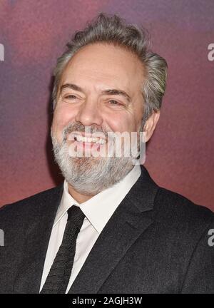 HOLLYWOOD, CA - le 18 décembre : Directeur/Producteur/scénariste Sam Mendes assiste à la première de Universal Pictures' '1917' au théâtre chinois de Grauman le 18 décembre 2019 à Hollywood, Californie. Banque D'Images