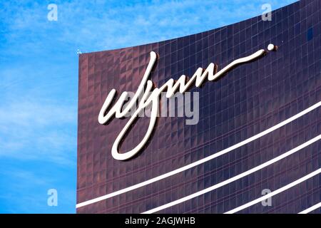 Wynn hôtel de luxe, casino, de divertissement et de shopping et de l'extérieur façade promenade comme vu à partir de la Bande de Las Vegas - Las Vegas, Nevada, USA - Décembre, Banque D'Images