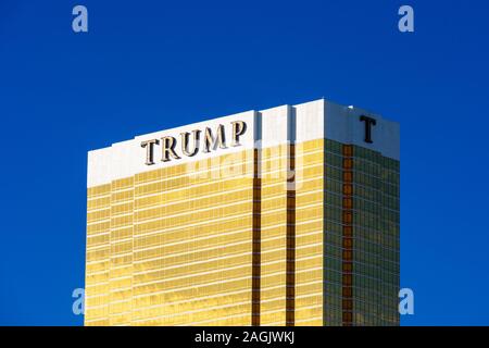 Trump International Hotel Golden skyscraper façade d'hôtel de luxe, condominium, et la propriété à temps partagé - Las Vegas, Nevada, USA - Décembre, 2019 Banque D'Images