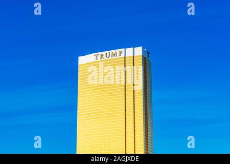 Trump International Hotel Golden skyscraper façade d'hôtel de luxe, condominium, et la propriété à temps partagé - Las Vegas, Nevada, USA - Décembre, 2019 Banque D'Images