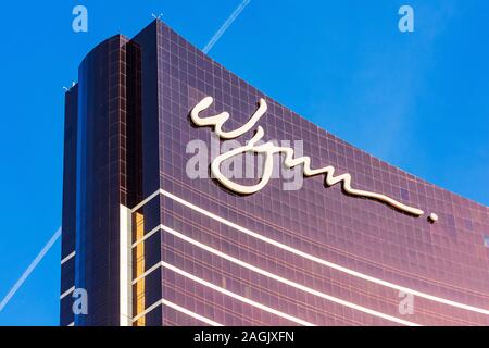 Wynn hôtel de luxe, casino, de divertissement et de shopping et de l'extérieur façade promenade comme vu à partir de la Bande de Las Vegas - Las Vegas, Nevada, USA - Décembre, Banque D'Images