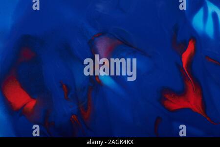 La peinture abstraite de couleur bleu et rouge vue rapprochée Banque D'Images
