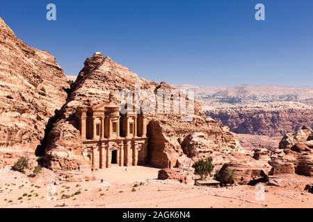 Petra, le monastère Deir Al, falaise, la sculpture, l'architecture ancienne, la Jordanie, Moyen-Orient, Asie Banque D'Images