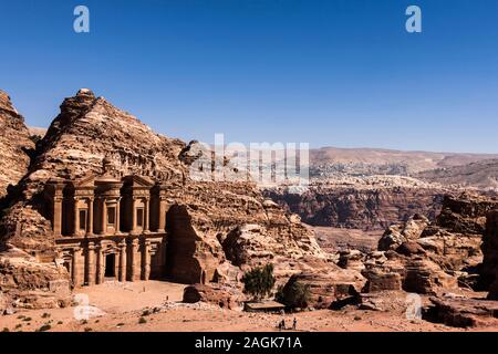 Petra, le monastère Deir Al, falaise, la sculpture, l'architecture ancienne, la Jordanie, Moyen-Orient, Asie Banque D'Images