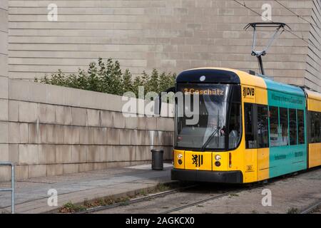 Arrêt de tramway à la Nouvelle synagogue de la communauté juive de Dresde Banque D'Images