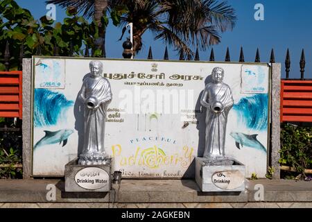 Fontaines publiques à Puducerry, Tamil Nadu, Inde Banque D'Images