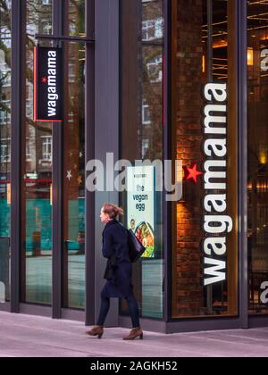 Restaurant Wagamama Shoreditch Londres - restaurant de cuisine fusion asiatique Wagamama près de Old Street rond-point dans le district de haute technologie. Banque D'Images