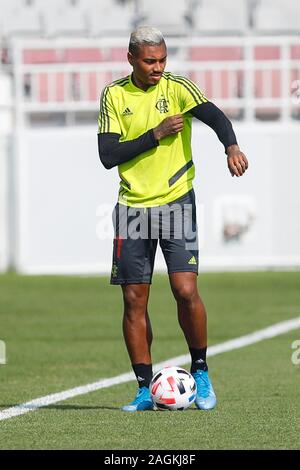 Vitinho durant la dernière session de formation du Flamengo avant la finale à la Coupe du Monde des Clubs de la FIFA contre Liverpool à Doha, Qatar. Cette session de formation a eu lieu à Al Duhail SC à Doha, Qatar le 20 Déc 2019. Banque D'Images