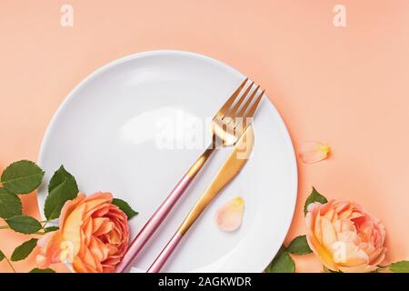 Tableau créatif pour la Saint-Valentin ou mariage avec de belles roses Banque D'Images