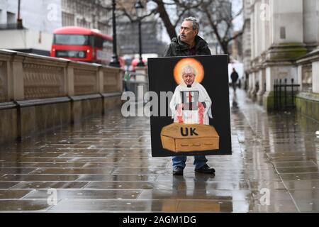 Artiste politique Kaya Mar en dehors de Downing Street, Londres, le jour où le gouvernement a publié une version révisée de son projet de loi sur l'accord de retrait (WAB) pour s'assurer qu'il peut prendre le Royaume-uni hors de l'UE le 31 janvier. Banque D'Images