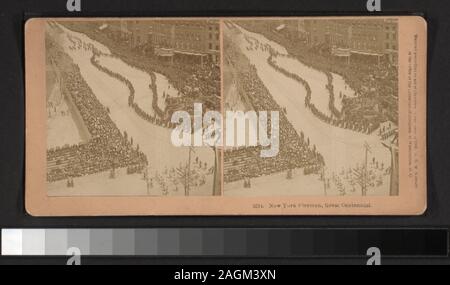 Pompiers de New York, Grand Centenaire offre une vue par C. Bierstadt, Anthony, William Rau et d'autres photographes et éditeurs. Une seule vue de l'ambassade du Japon visite a une vue de chien dans une cour avec une blanchisserie et une clôture en arrière-plan sur le verso qui est incluse dans le compte ci-dessus. Robert Dennis Collection de vues stéréoscopiques. Titre conçu par cataloger. Vues de défilés et fêtes de la ville de New York : parade pour le câble de l'Atlantique, du Jubilé Le 1 septembre, 1858 ; ambassade du Japon à New York, juin 1860, y compris les bateaux dans port avec drapeaux, escorte militaire, etc. ; Quatrième de juillet celebra Banque D'Images