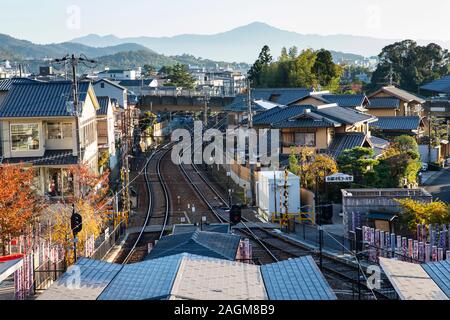 KYOTO, JAPON -22ème Novembre 2019 : Gare Arashiyama est un arrêt de tramway et le terminus ouest de la ligne Arashiyama Randen qui commence à Shijō-Ōmiya Banque D'Images