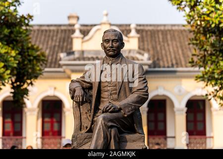 Statue de Dr Sun Yat-sen au palais présidentiel à Nanjing, Chine. Banque D'Images