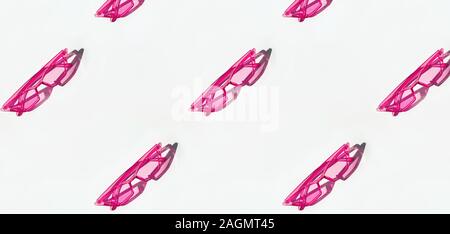 Modèle créatif avec des lunettes. Banque D'Images
