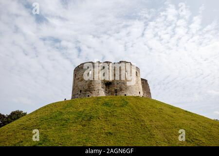 Clifford's Tower - York, Yorkshire, Angleterre, Royaume-Uni Banque D'Images