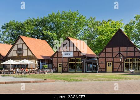 Maisons à colombage du 18ème siècle / granges au village Steinhude dans l'arrondissement de Wunstorf à Hanovre, Basse-saxe / Niedersachsen, Allemagne Banque D'Images