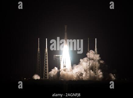 Cap Canaveral, États-Unis. 18Th Oct, 2019. Lancement d'une fusée Atlas V Alliance avec Boeing's CST-100 15 lancements à partir de l'espace complexe de lancement 41, le 20 décembre 2019, à Cape Canaveral Air Force Station en Floride. Credit : UPI/Alamy Live News Banque D'Images