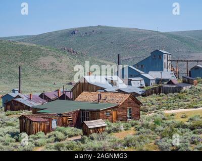 Timbre Standard Mill et d'autres structures, Bodie, ville fantôme de Bodie State Historic Park, Californie. Banque D'Images