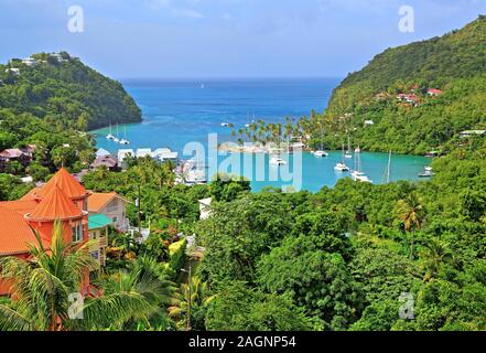 Aperçu de la Baie de Marigot près de Castries, Sainte-Lucie, Petites Antilles, Antilles, îles des Caraïbes Banque D'Images