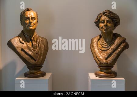 Des statues de bronze et de Franklin D. Roosevelt Eleonor, Bibliothèque, Franklin D. Roosevelt Presidential Library, Hyde Park, New York, USA Banque D'Images