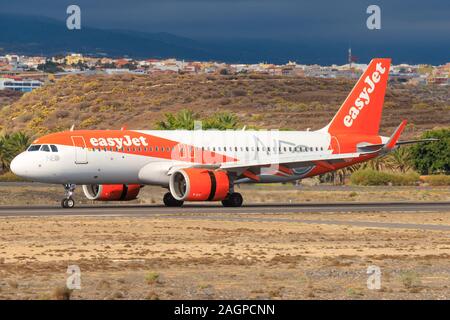 Tenerife, Espagne - 23 novembre 2019 : A320 d'Easyjet à l'aéroport de Tenerife Sud. Banque D'Images