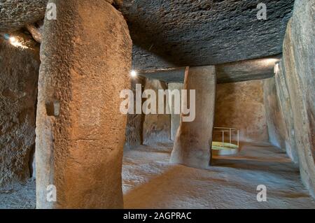Dolmen - Cueva de Menga, Antequera, la province de Malaga, Andalousie, Espagne, Europe. Banque D'Images