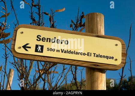 Chemin de l'affiche, Valdelarco, province de Huelva, Andalousie, Espagne, Europe. Banque D'Images