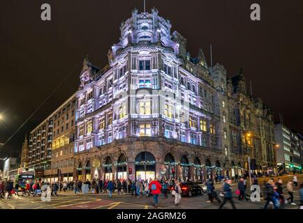 Vue de nuit magasin Jenners sur Princes Street à Édimbourg, Écosse, Royaume-Uni Banque D'Images