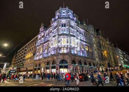 Vue de nuit magasin Jenners sur Princes Street à Édimbourg, Écosse, Royaume-Uni Banque D'Images