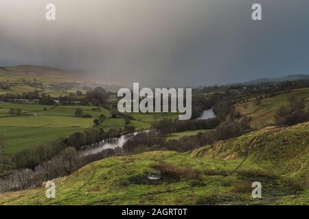 Plus de pluie torrentielle en Middleton pendant une tempête de Teesdale 8 Dec 2019 Atiyah Banque D'Images