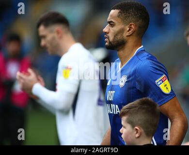 Cardiff, Pays de Galles, Royaume-Uni.. Dec 21, 2019. Championnat de football anglais, la ville de Cardiff contre Preston North End ; Jazz Richards de Cardiff City promenades sur le terrain - strictement usage éditorial uniquement. Pas d'utilisation non autorisée avec l'audio, vidéo, données, listes de luminaire, club ou la Ligue de logos ou services 'live'. En ligne De-match utilisation limitée à 120 images, aucune émulation. Aucune utilisation de pari, de jeux ou d'un club ou la ligue/player Crédit : publications Plus Sport Action Images/Alamy Live News Banque D'Images